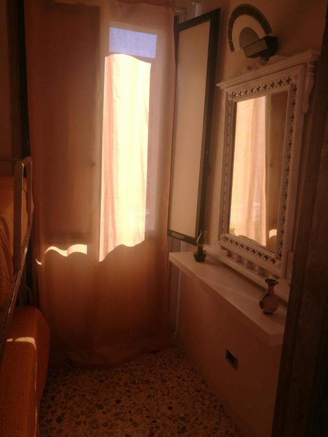 A Due Passi Dal Porto Apartment Trapani Exterior foto