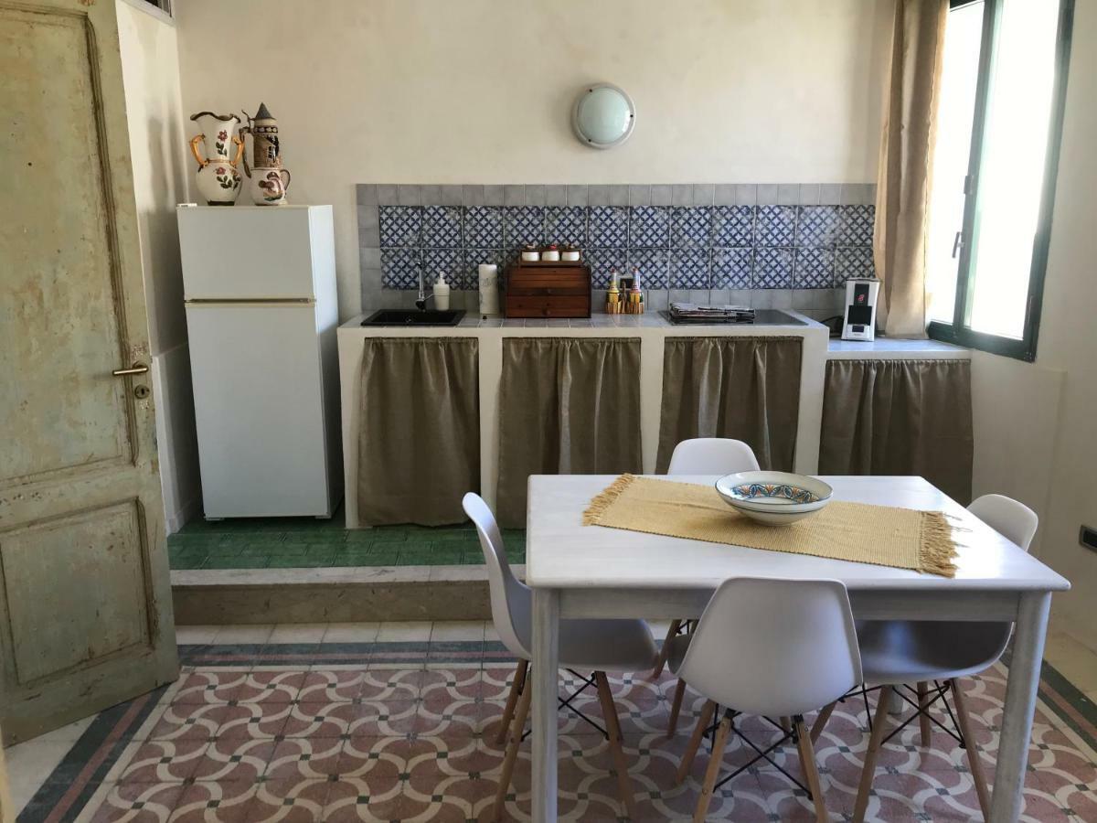 A Due Passi Dal Porto Apartment Trapani Exterior foto